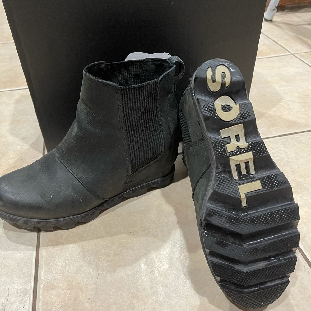 Sorel Joan of arctic wedge black 8.5